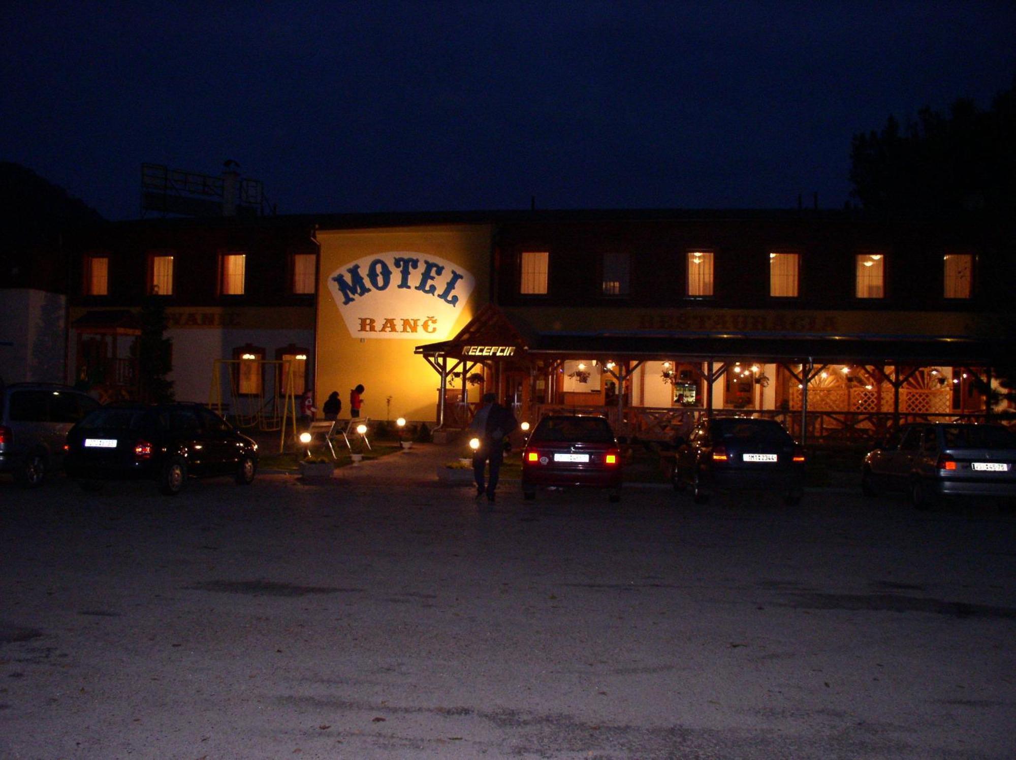 Motel Ranc Ruzomberok Dış mekan fotoğraf