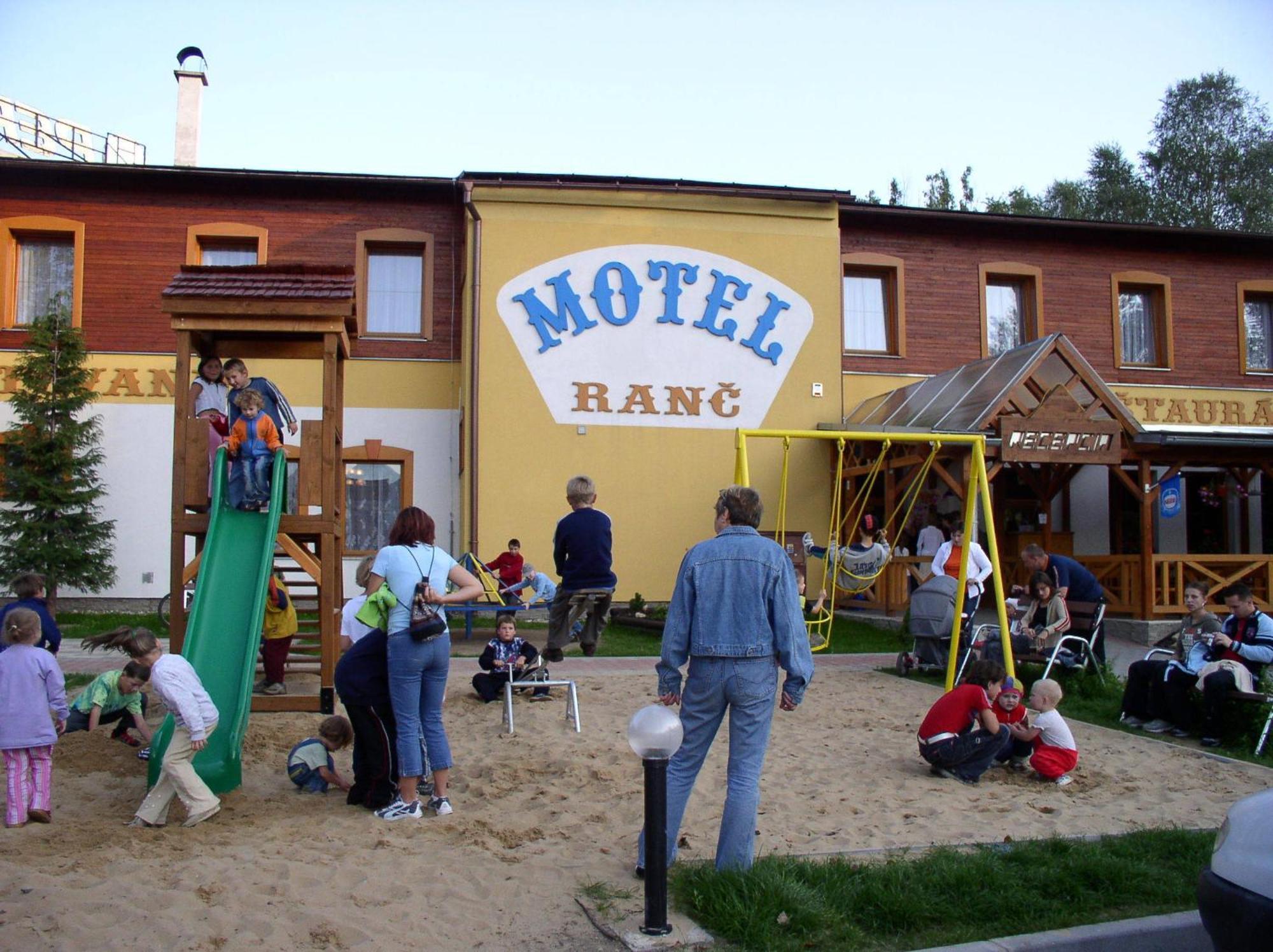 Motel Ranc Ruzomberok Dış mekan fotoğraf